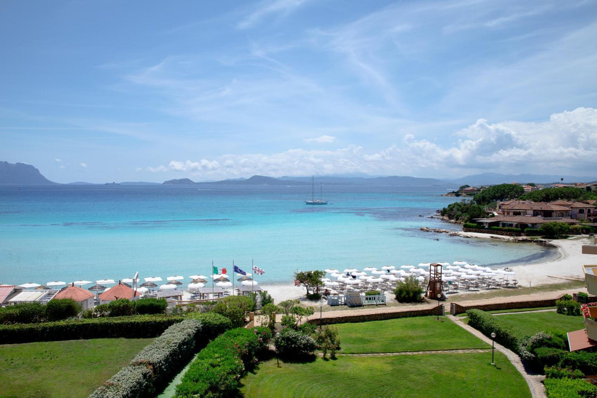 Hotel Castello Golfo Aranci Exterior photo